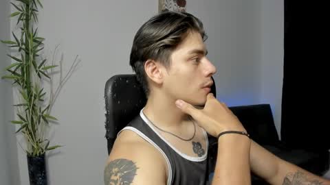 Snapshot of gio_russo chatting on December 19, 12:56 am GioRusso online show from December 19, 12:56 am