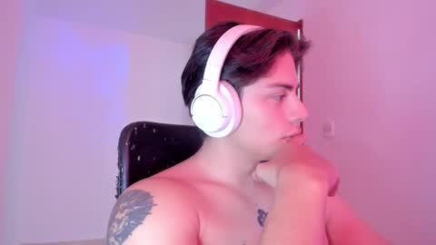 Snapshot of gio_russo chatting on September 22, 5:23 pm GioRusso online show from September 22, 5:23 pm