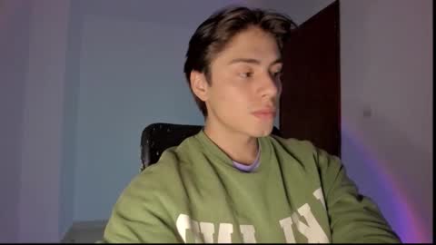 Snapshot of gio_russo chatting on October 17, 5:00 am GioRusso online show from October 17, 5:00 am