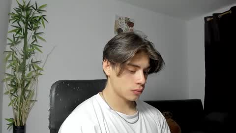 Snapshot of gio_russo chatting on February 21, 2:39 am GioRusso online show from February 21, 2:39 am