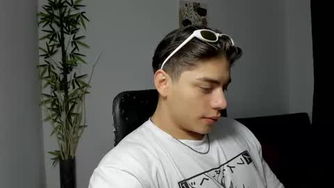 Snapshot of gio_russo chatting on March 3, 3:24 pm GioRusso online show from March 3, 3:24 pm