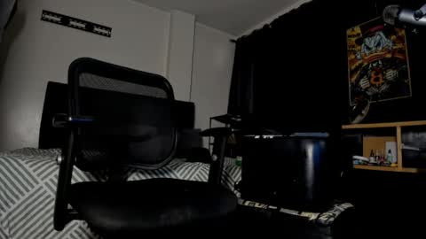 GIOMAR REYES online show from June 7, 1:23 am