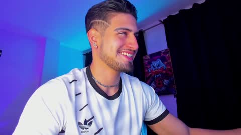 GIOMAR REYES online show from January 7, 3:16 am