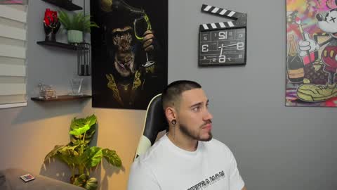 Snapshot of giorgio_leone2 chatting on January 23, 12:35 am Giorgio leone online show from January 23, 12:35 am