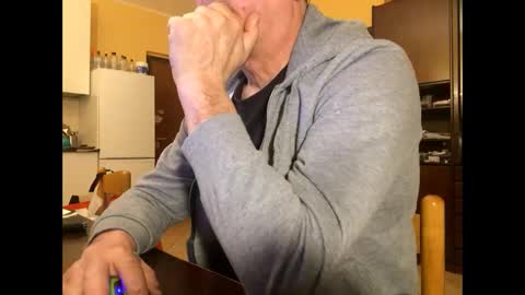 Snapshot of giovanni_1964 chatting on December 22, 4:17 am giovanni_1964 online show from December 22, 4:17 am