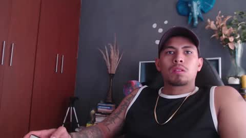 Snapshot of girge23 chatting on January 19, 5:39 pm piggy boy online show from January 19, 5:39 pm