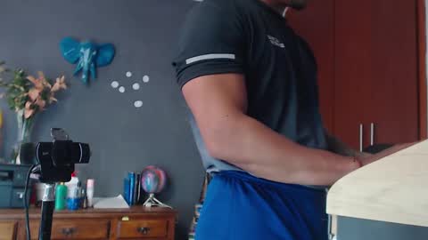 Snapshot of girge23 chatting on December 7, 2:46 pm piggy boy online show from December 7, 2:46 pm