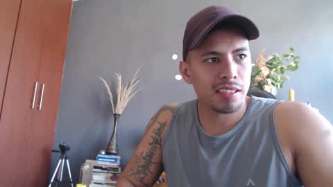 Snapshot of girge23 chatting on January 12, 3:46 pm piggy boy online show from January 12, 3:46 pm