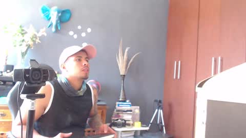 Snapshot of girge23 chatting on January 18, 6:21 pm piggy boy online show from January 18, 6:21 pm