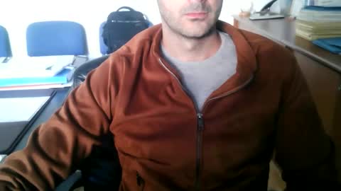Snapshot of giuseppevai1 chatting on October 6, 8:30 am giuseppevai1 online show from October 6, 8:30 am