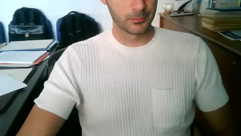 Snapshot of giuseppevai1 chatting on September 21, 8:58 am giuseppevai1 online show from September 21, 8:58 am