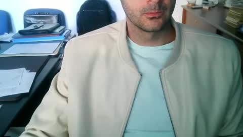 giuseppevai1 online show from April 28, 7:02 am