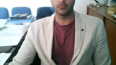 giuseppevai1 online show from April 21, 1:39 pm