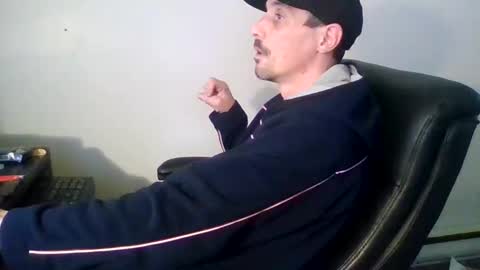 gmang4242 online show from May 1, 5:59 pm