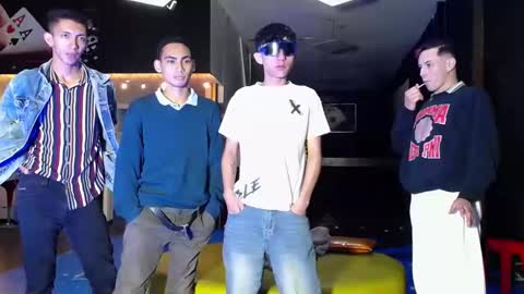 Snapshot of gnecos chatting on February 2, 7:04 pm THOMAS AND DAMIAND online show from February 2, 7:04 pm