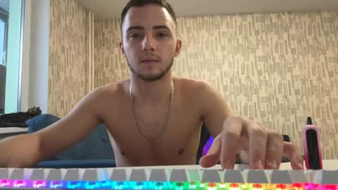 Golden boyyy21 online show from February 5, 9:25 am