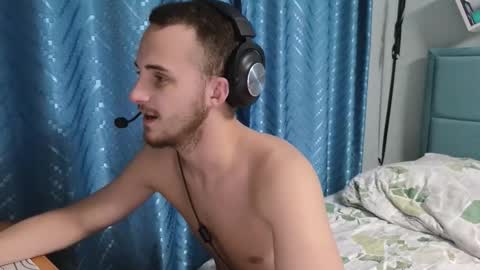 Golden boyyy21 online show from September 20, 10:32 pm