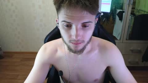 Golden boyyy21 online show from April 21, 1:42 am