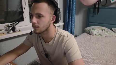 Golden boyyy21 online show from September 8, 4:28 pm