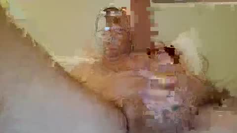 goldenbear3111 online show from January 18, 5:36 am