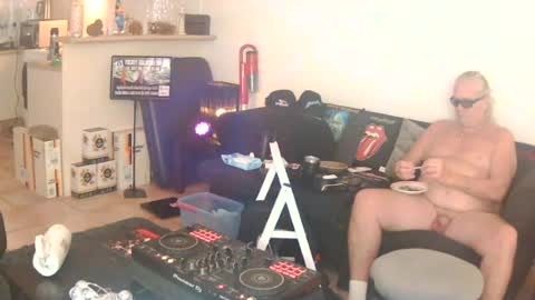 goldyguy011 online show from July 23, 1:58 am
