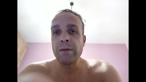 Snapshot of golemkur25 chatting on January 25, 5:51 am golemkur25 online show from January 25, 5:51 am