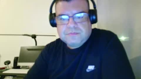 Snapshot of gomezgonz5 chatting on October 2, 7:29 pm gomezgonz5 online show from October 2, 7:29 pm