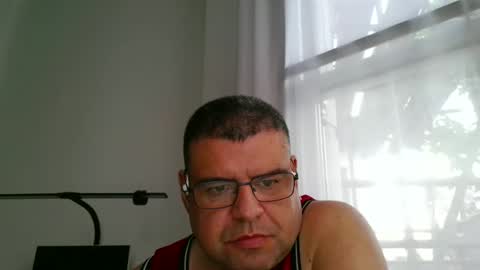 Snapshot of gomezgonz5 chatting on September 28, 5:33 pm gomezgonz5 online show from September 28, 5:33 pm