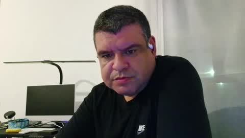 Snapshot of gomezgonz5 chatting on September 10, 7:23 pm gomezgonz5 online show from September 10, 7:23 pm