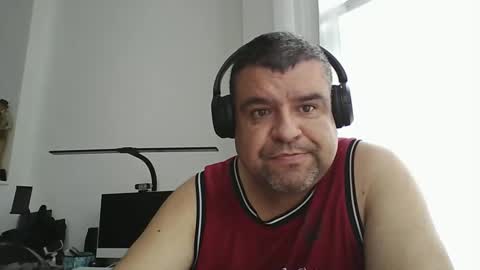 Snapshot of gomezgonz5 chatting on October 10, 12:43 pm gomezgonz5 online show from October 10, 12:43 pm