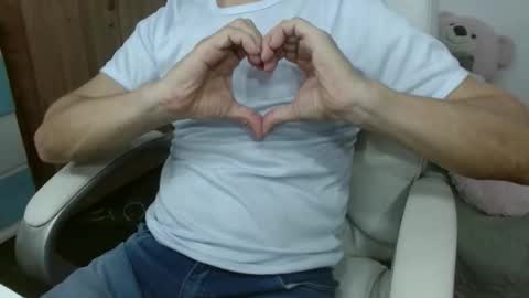 Andres online show from April 9, 10:32 am