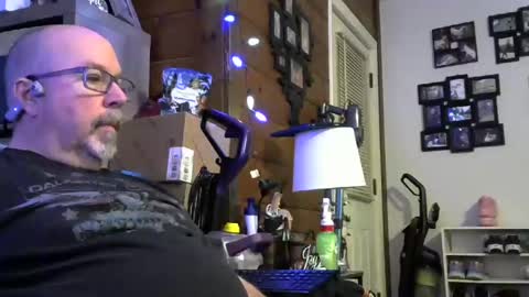 granitebuckeye1969 online show from December 17, 1:39 am