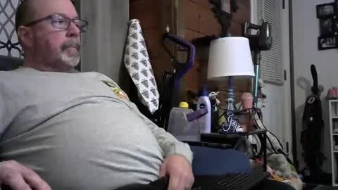 granitebuckeye1969 online show from December 24, 1:16 am