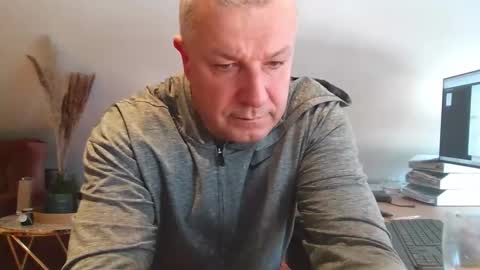 grau197077 online show from March 19, 10:18 am