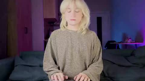 Snapshot of gregory_byyrd chatting on October 1, 9:19 pm Greg-independent model online show from October 1, 9:19 pm