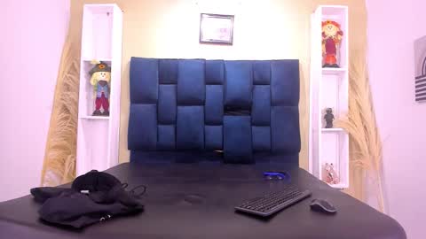 Snapshot of gregory_sforza chatting on September 28, 7:01 pm GregorySforza online show from September 28, 7:01 pm