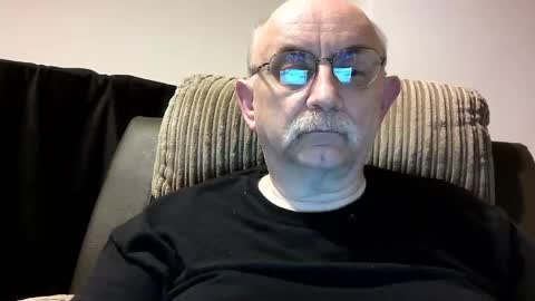 Snapshot of grey_dom chatting on December 22, 3:22 am Master  Sir online show from December 22, 3:22 am