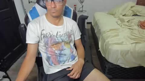Snapshot of guachin_new chatting on December 25, 9:33 pm guachin_new online show from December 25, 9:33 pm