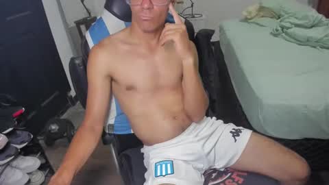 Snapshot of guachin_new chatting on February 3, 2:47 am guachin_new online show from February 3, 2:47 am