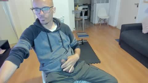 Snapshot of guachin_new chatting on September 27, 12:30 am guachin_new online show from September 27, 12:30 am
