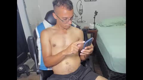 Snapshot of guachin_new chatting on February 5, 6:59 pm guachin_new online show from February 5, 6:59 pm