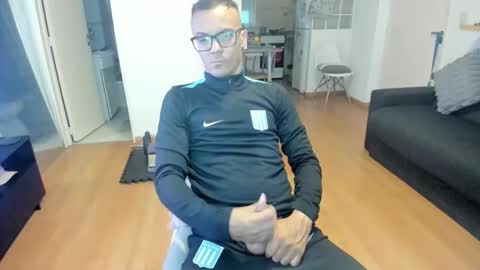 guachin_new online show from April 22, 8:13 pm