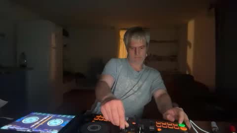 guardiannif_ online show from March 5, 11:23 pm