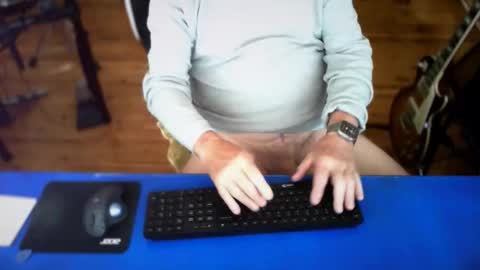 guesswhatigot2 online show from April 25, 2:03 am