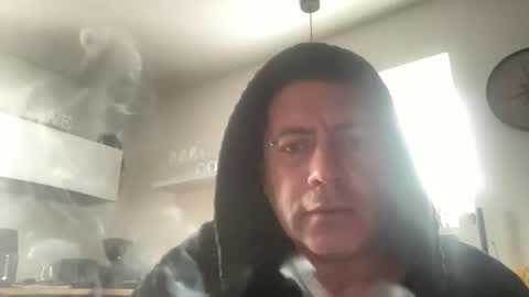 Snapshot of guil0 chatting on September 23, 10:58 am guil0 online show from September 23, 10:58 am