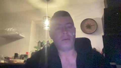 Snapshot of guil0 chatting on September 30, 7:13 am guil0 online show from September 30, 7:13 am
