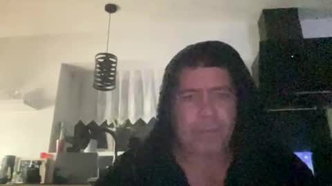 Snapshot of guil0 chatting on October 8, 7:13 am guil0 online show from October 8, 7:13 am