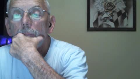 Snapshot of gulfcoast1952 chatting on January 4, 1:42 pm Roy online show from January 4, 1:42 pm