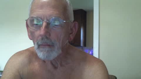Snapshot of gulfcoast1952 chatting on January 7, 9:14 pm Roy online show from January 7, 9:14 pm