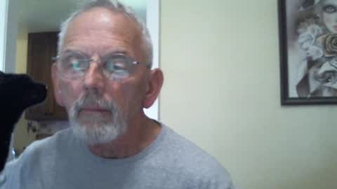 Snapshot of gulfcoast1952 chatting on January 6, 8:28 pm Roy online show from January 6, 8:28 pm
